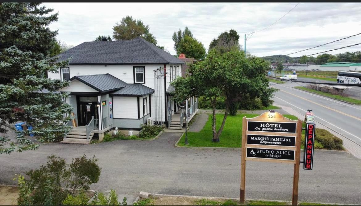 Hotel Les Quatre Bonheurs Amqui Eksteriør billede